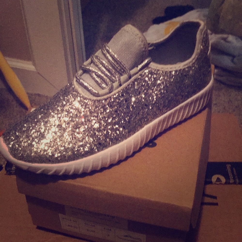 Roxy Rose woman’s size 8 sneaker